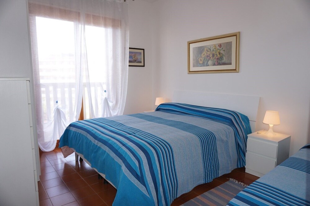 Bright Apartment With big Terrace for 5 People Near the Beach by Beahost Rentals view 2