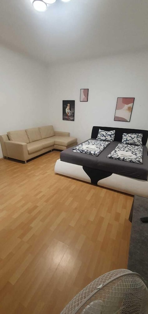 Modern Apartment Near Enkplatz