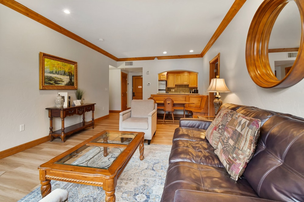 Villa 2082 2 Bed 2 Bath Full Kitchen 2 Bedroom Villa