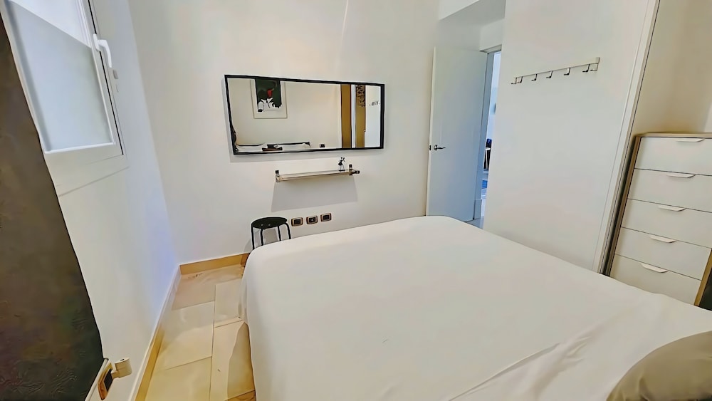 Apartamento Trendy, Airport Transfer view 4