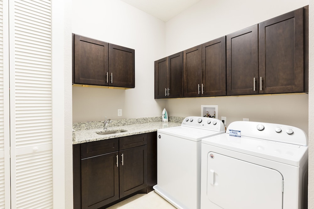 Summerville Vacation Homes by Columbia Management