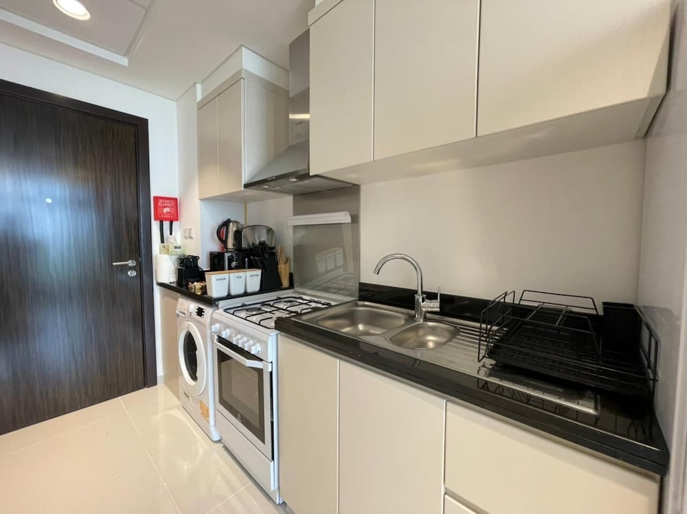 ST-Carson Tower A-1809 by bnbme homes