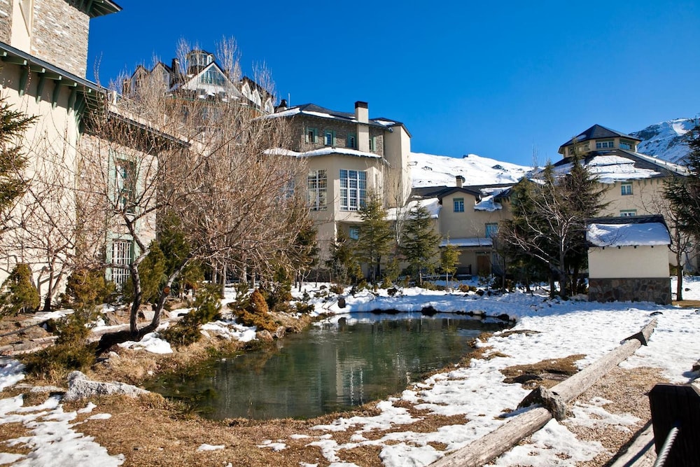 Monachil Vacations - Aparthotel Trevenque - Property Image 1