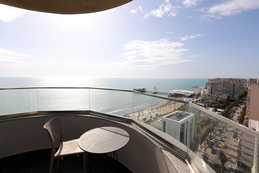 Grandstay Apartments 163