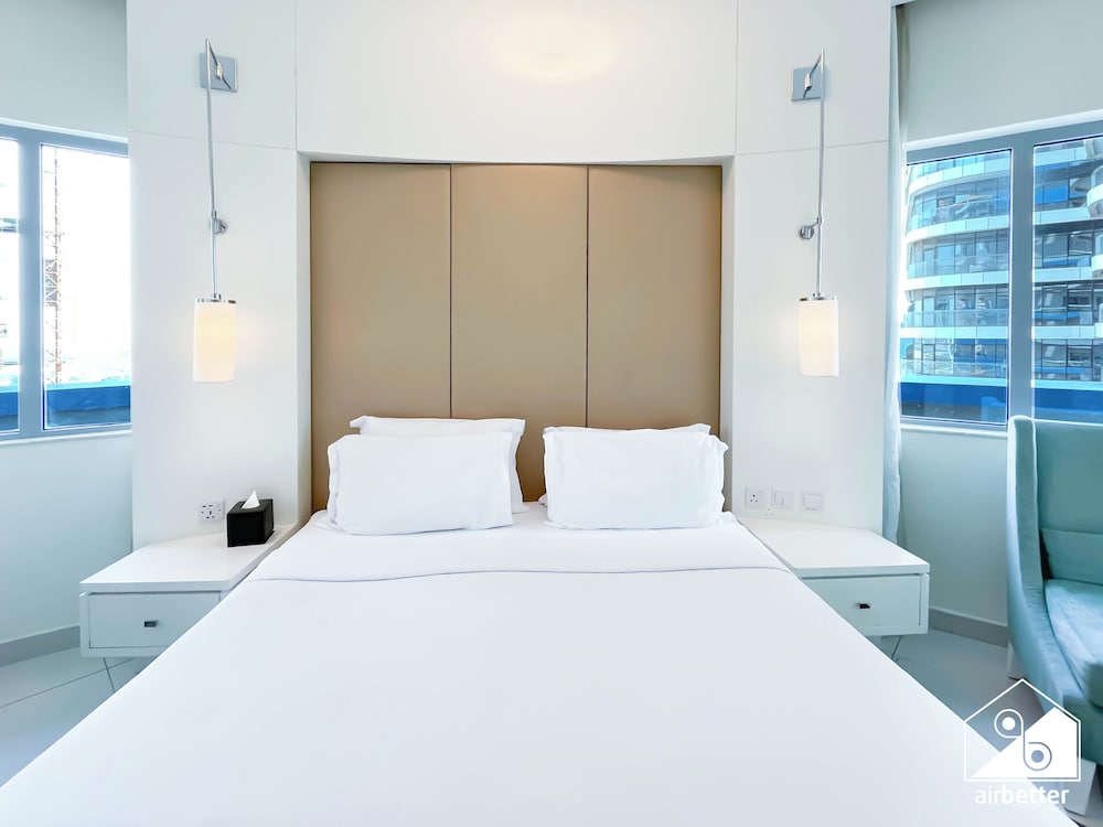 Elegant 2-bed Retreat Stunning Downtown Views
