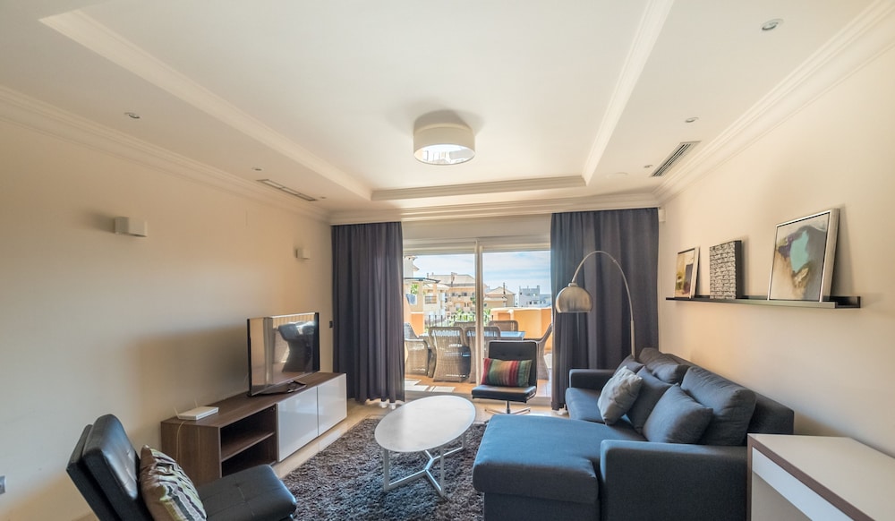 Marbella Vacations - Aloha Hill Club Golf  Spa Apartments - Property Image 8