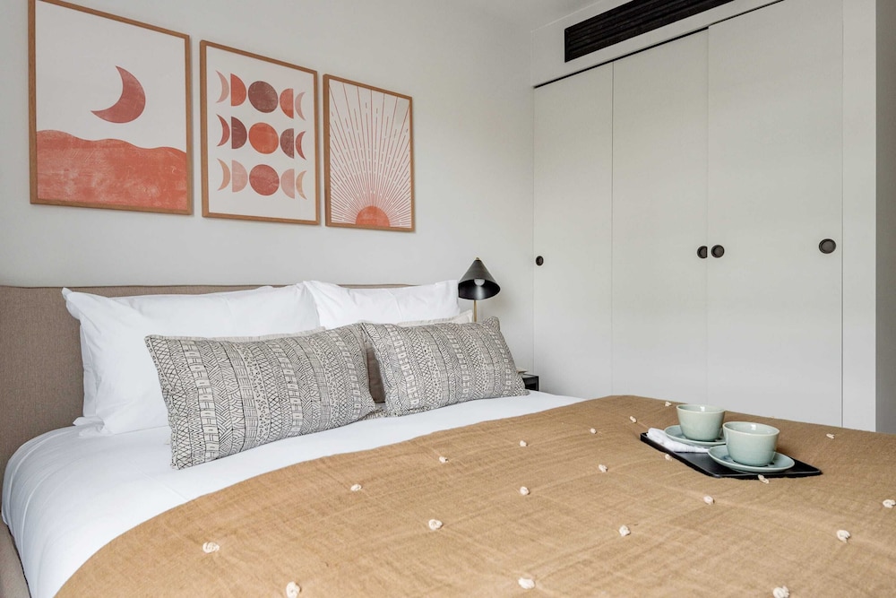 Notting Hill Gate Residence II view 3
