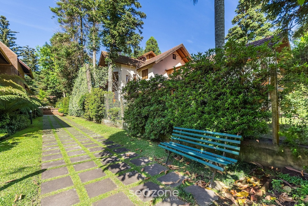 1-br Apartment w Fireplace in Gramado-rs Dva0103