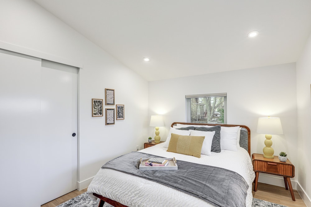 < 1 Block to City Park: New-build Apt in Denver!