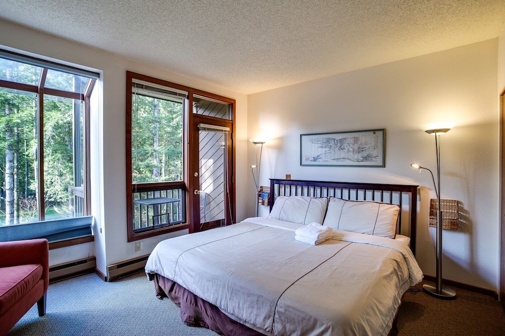 Glacier Mt Baker Lodging