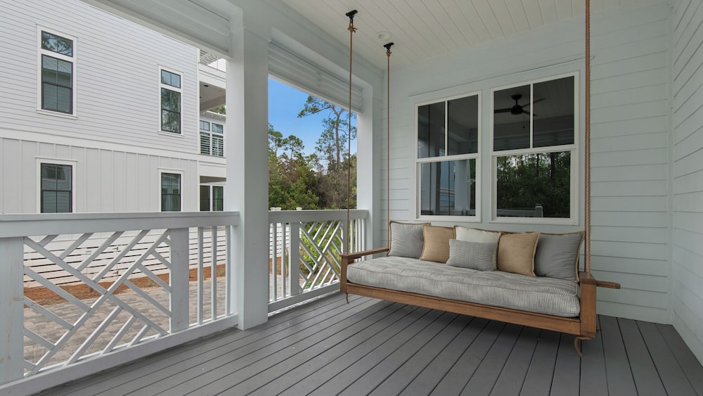 Designer Finishes, Arcade Room, Sleeps 14 & Next to Alys view 3