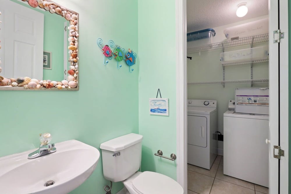 Regency Isle 711 2 BR 2 5 BA Sleep 8 Gulf-front