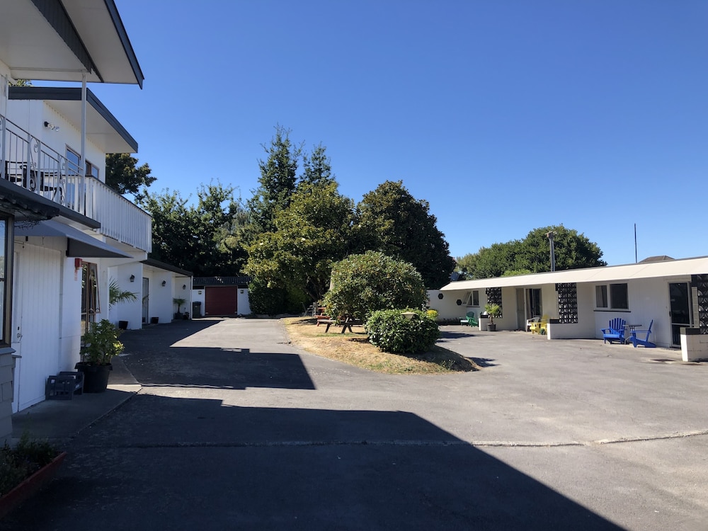 Adelphi Motel