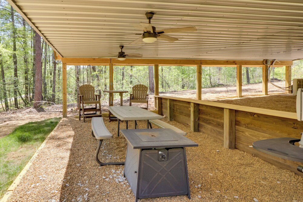 Cabin w/ Lake Access Near Talladega Nat'l Forest