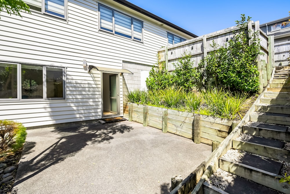 The Perfect Spacious 2BR Getaway-Netflix-1