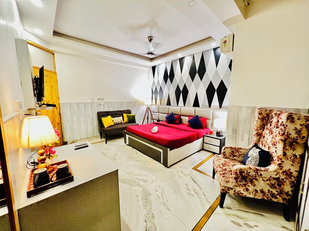 Divine Inn Hotel Rajouri Gardan