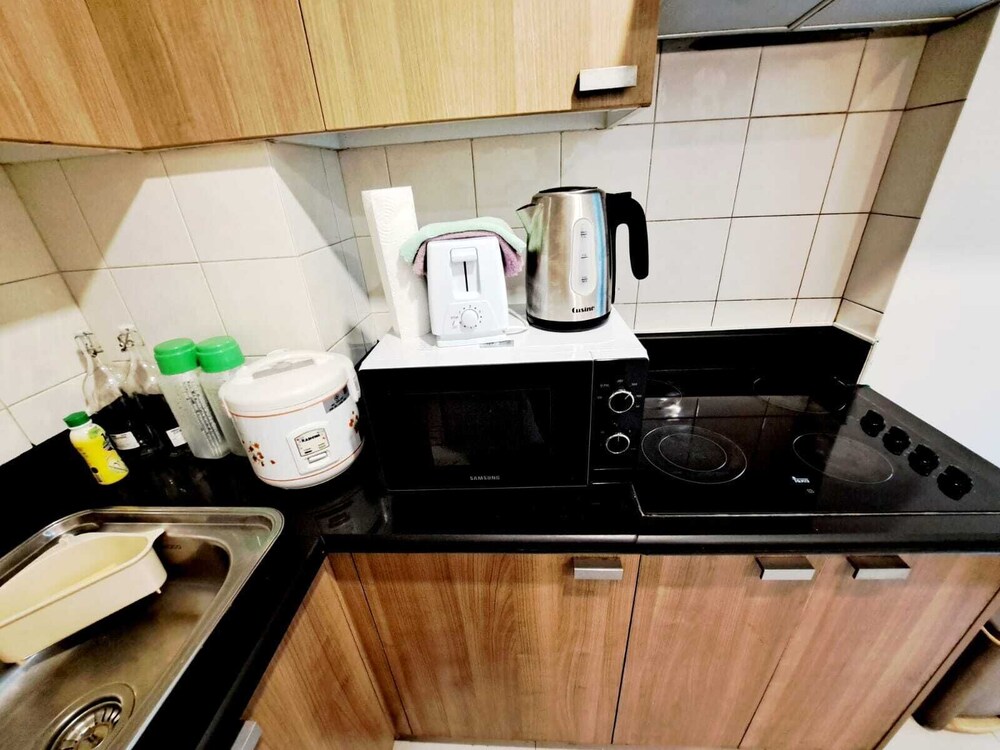 6C - 2 Bedroom Downtown Apartment With Shared Pool