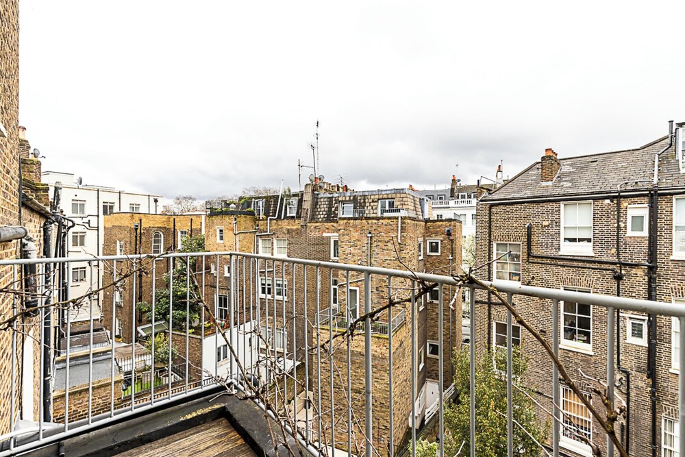 London Luxe Retreat: 5-bed Gem