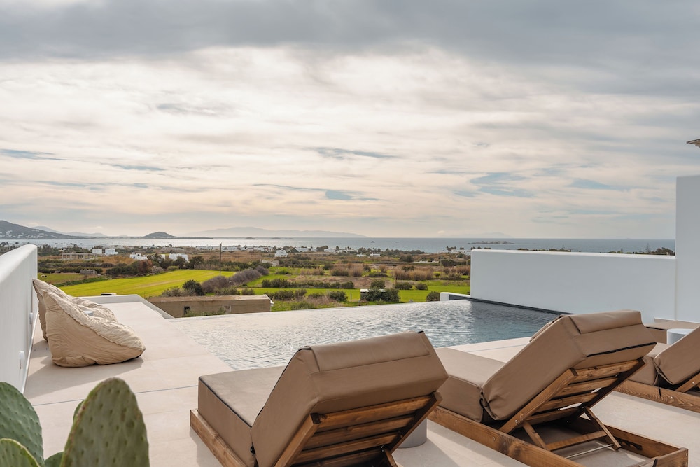C & G Villas
