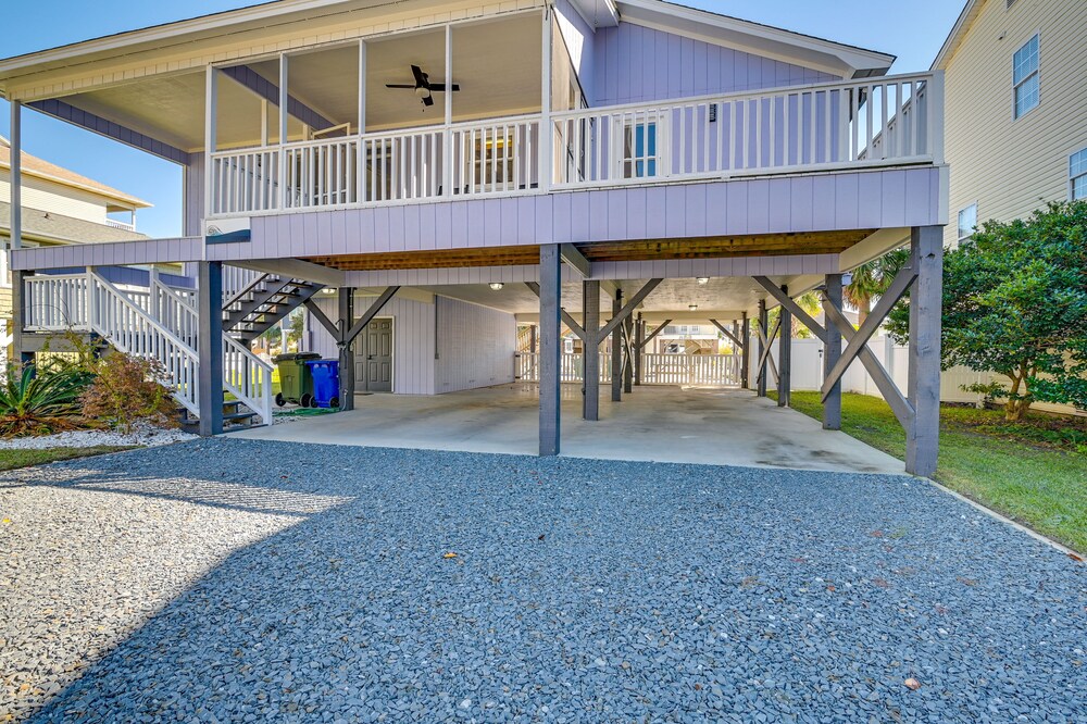Walk to Surfside Beach: Poolside Oasis view 4