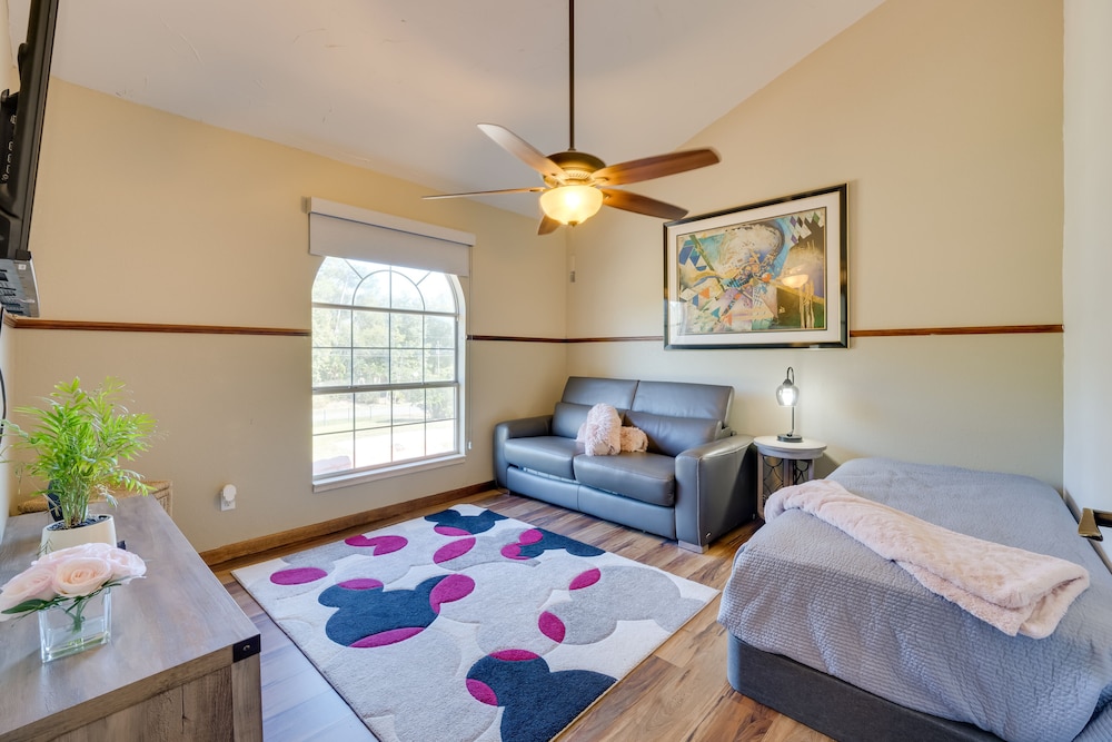 1-acre Backyard & Gym: Spacious Apopka Escape!