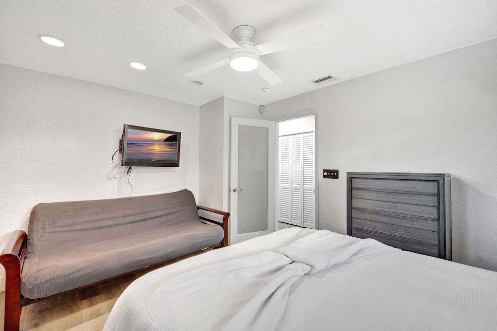 Waterfront Paradise Chic 3 BDR