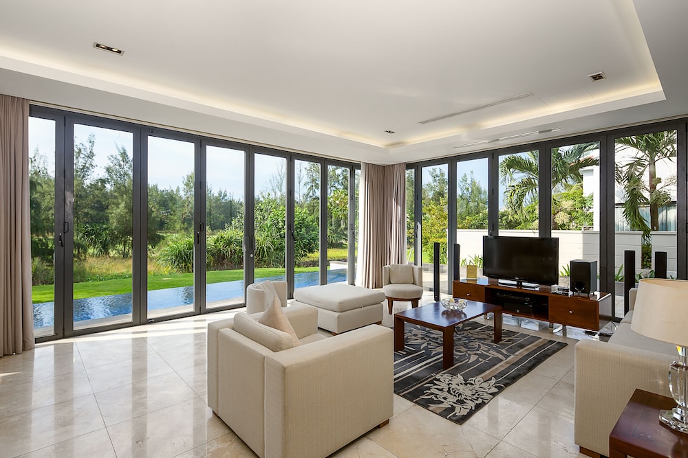 Ocean Villas Beach Resort