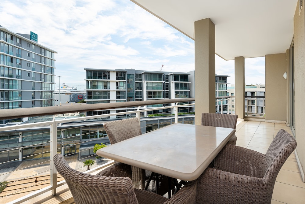 Canal Quays 607