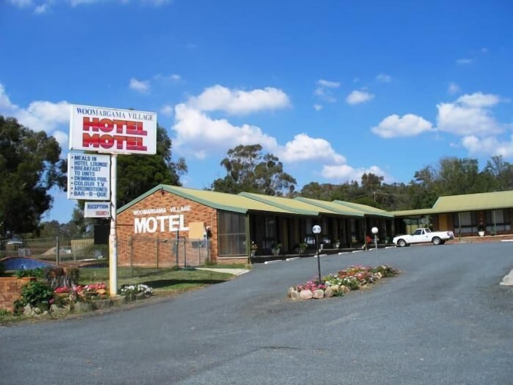 Woomargama Village Hotel Motel