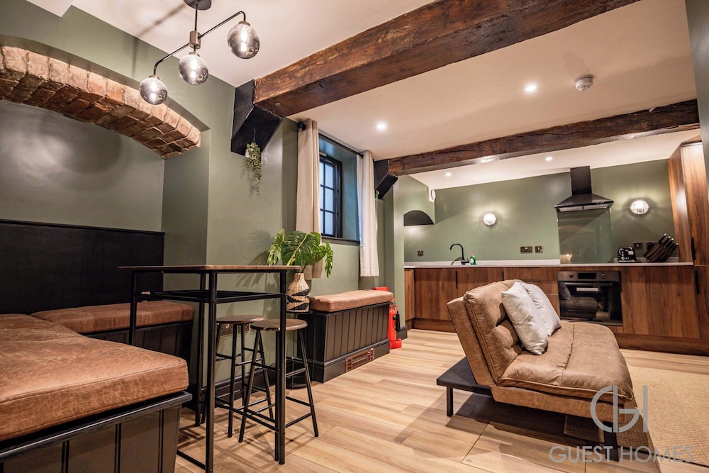 Host Stay Shaw Street Mews Basement