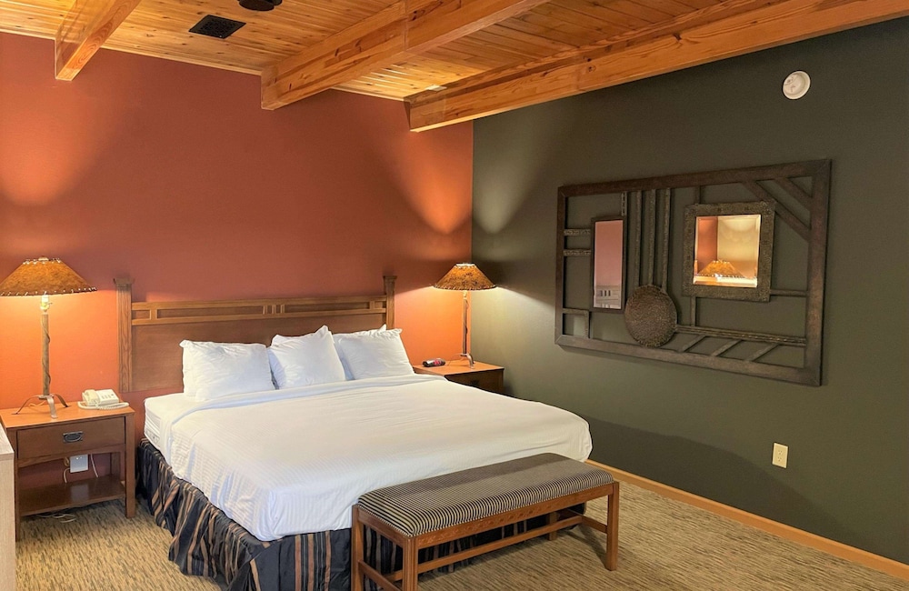 Crossroads Hotel and Event Center