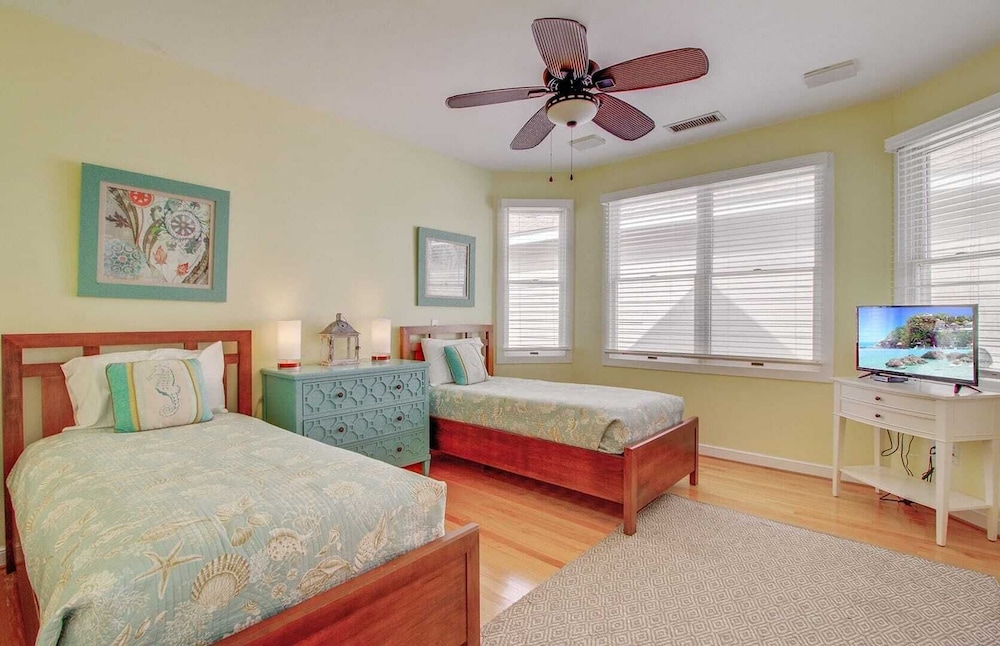 Grand Pavillion 11 by Avantstay Beach Access, Wild Dunes Community