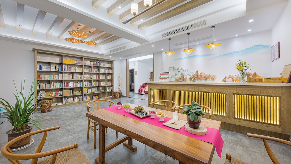 Floral Hotel  Red Forest Yuyao view 4