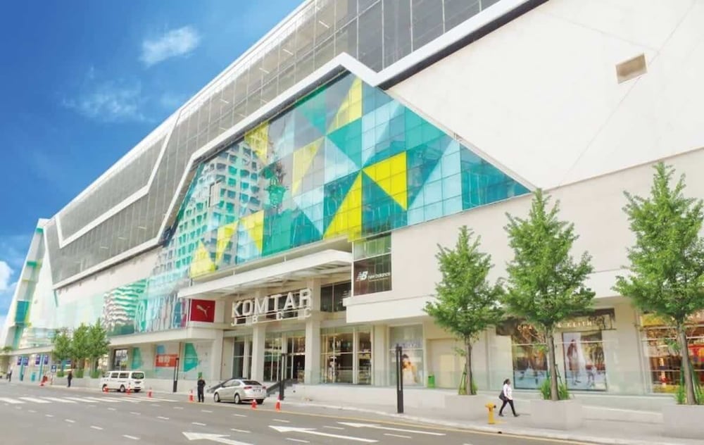 A Spacious, High-floor Suite Next to Komtar Jbcc