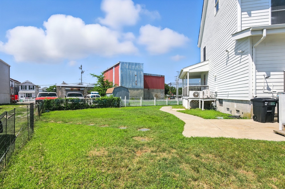 Stylish 3br Retreat Walk To Beach & Boardwalk 3 Bedroom Home