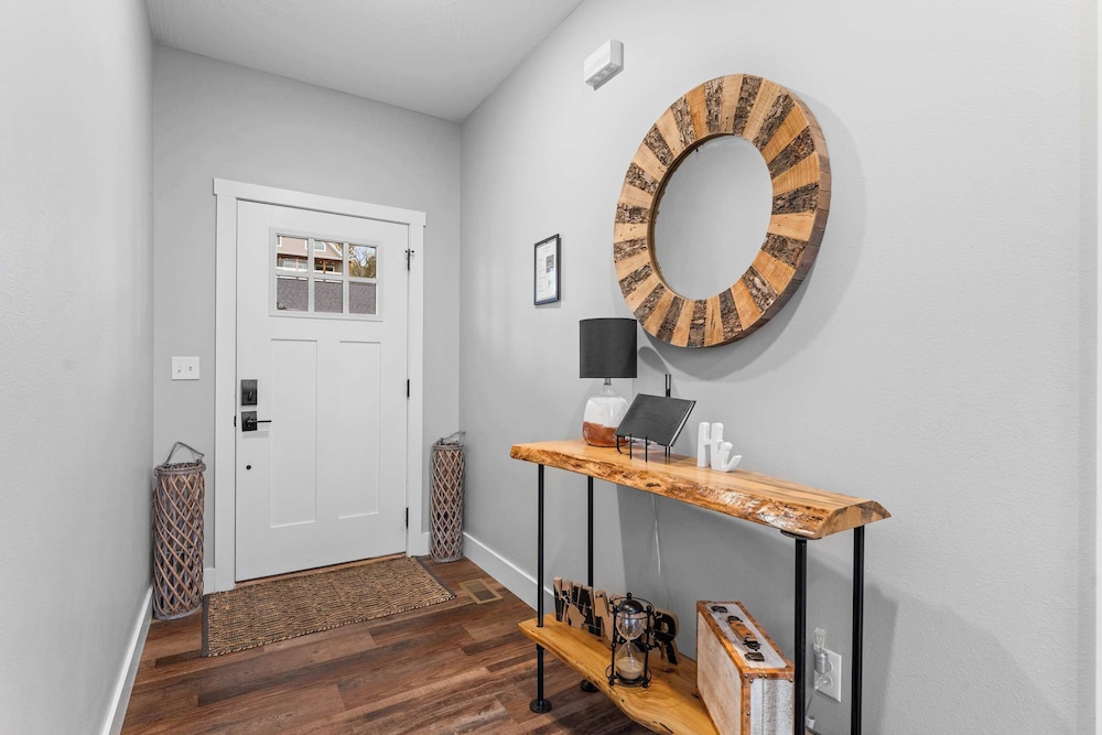 Green Wood Getaway for 18