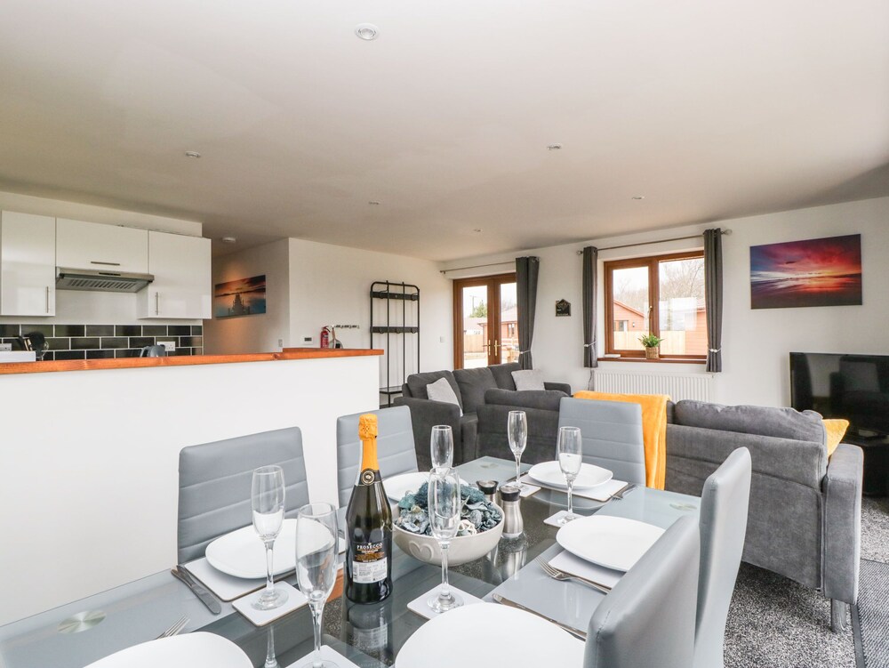Delphine Lodge, Meadow View Lodges
