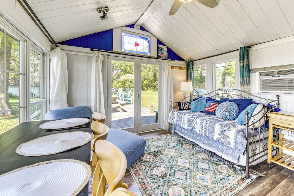 Tiny House w/ Big Views: Cabin in Shiloh!
