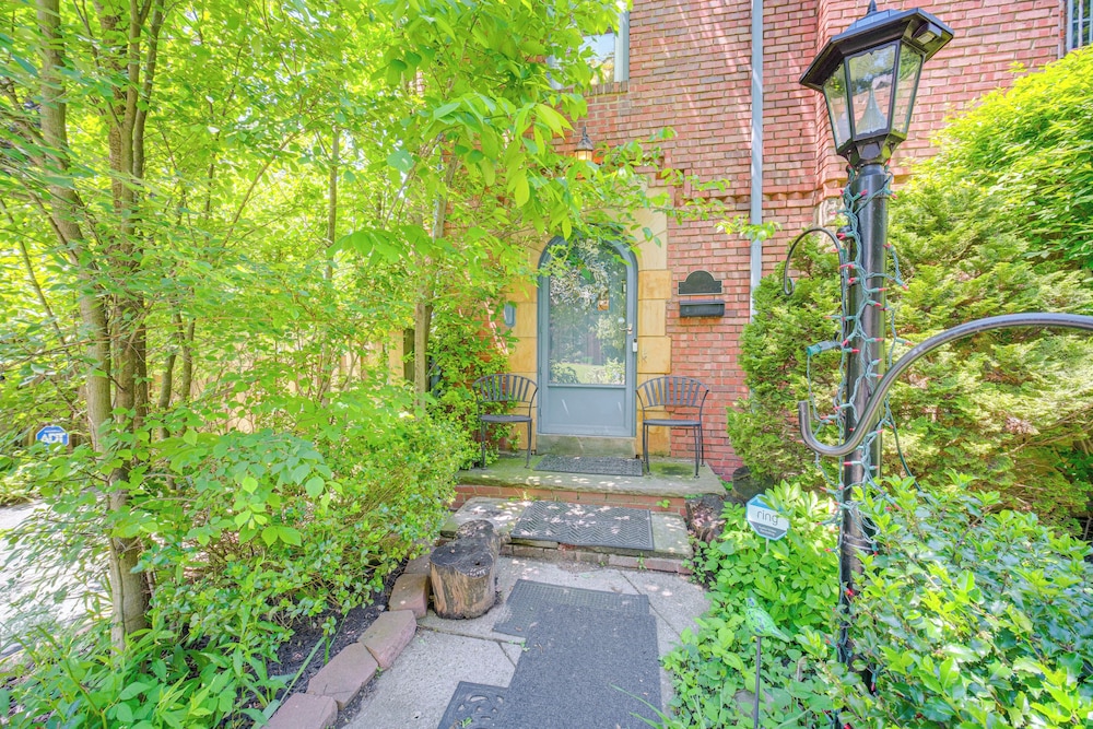 9 Mi to Cleveland: Home Near Hospitals & Colleges