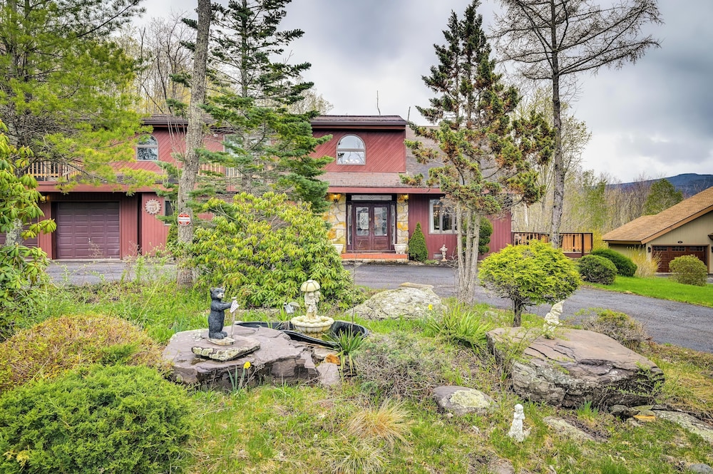New York Retreat - Furnished Deck & Mountain Views view 5