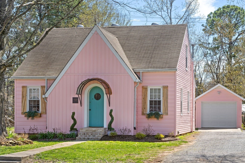 The Pink & Old Clarksville House