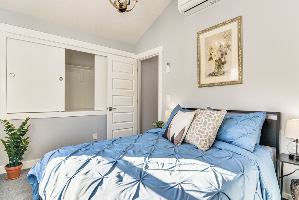 8 Mi to Dtwn Pdx: Unique Pet-friendly Home!