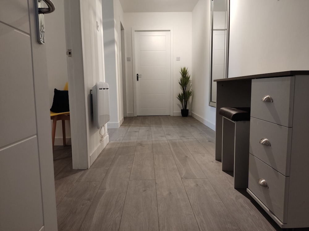 3-bed Cottage - Fast Wifi-big Garden - Town Centre, photo 14