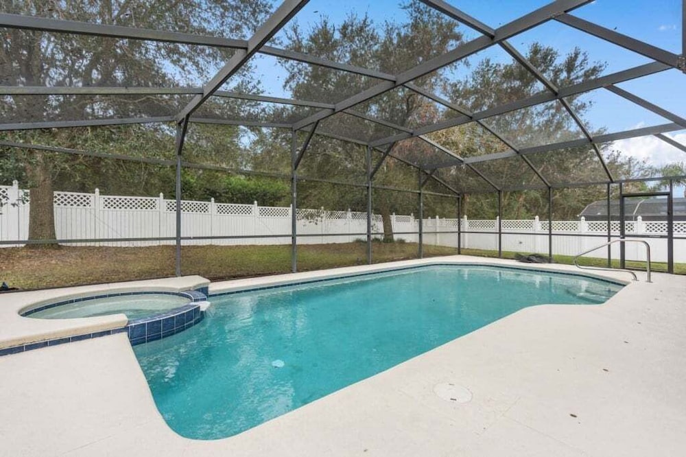 Legacy Park Villa: 5br, Pool, Spa & Near Disney 5 Bedroom Villa