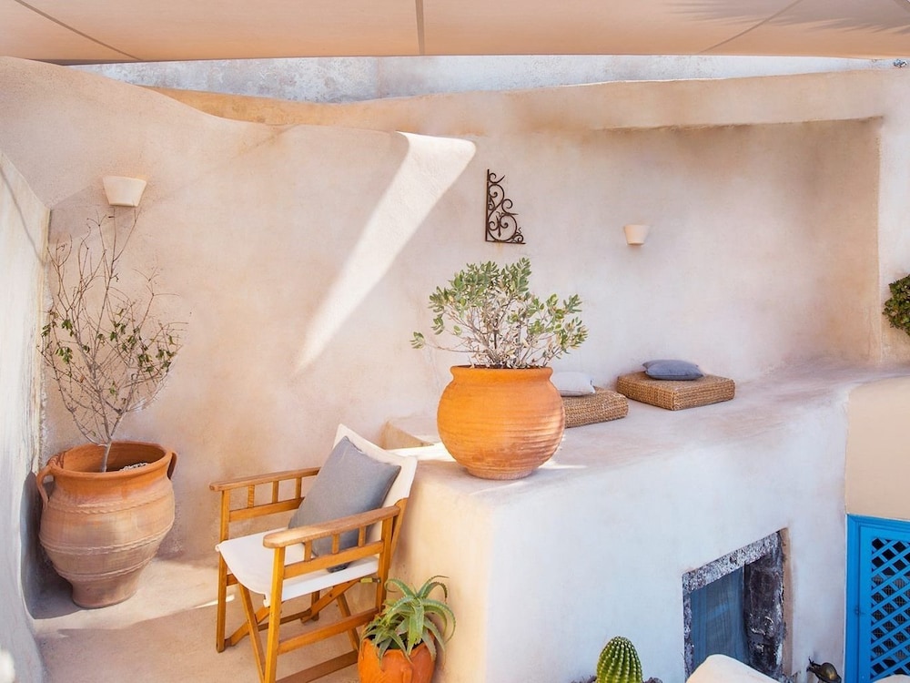 Anemi House & Villas