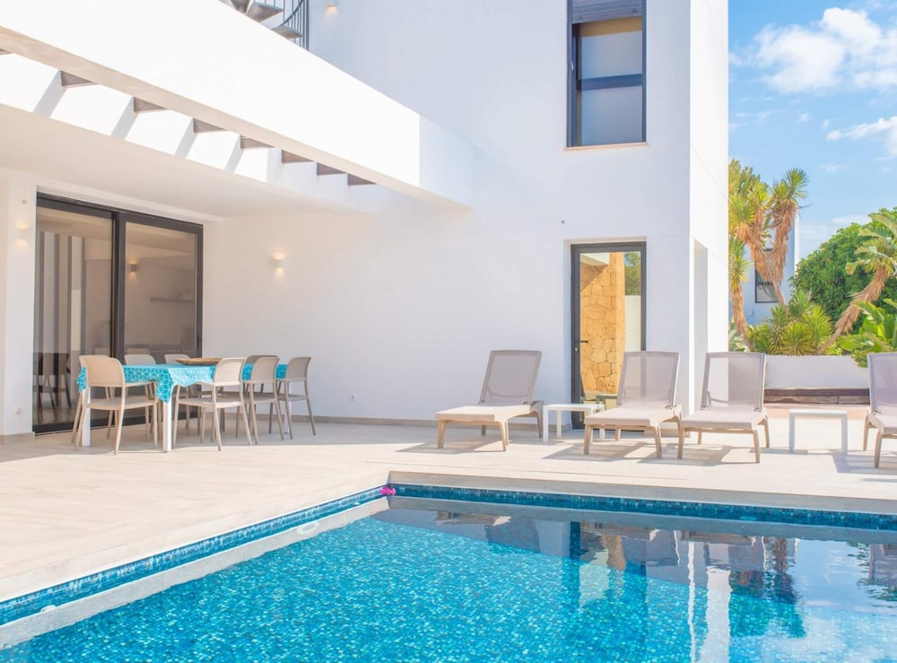 Villa Sa Marinada Modern Villa With Pool for 8 People
