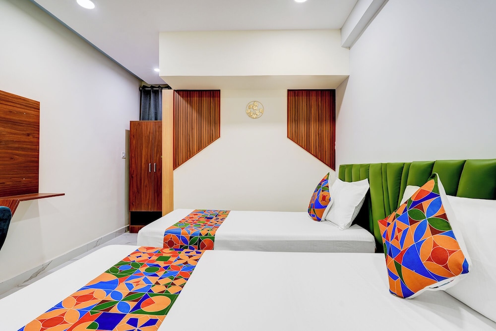 Fabhotel Leon Square