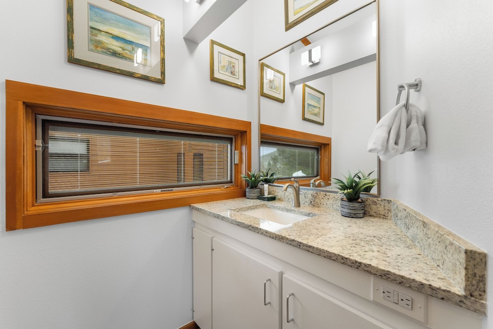 Tennis Townhome #1327 : 2, 225