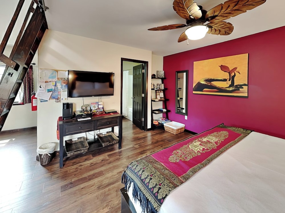 SabaiDii Guesthouse A & B by Miss Kitty’s