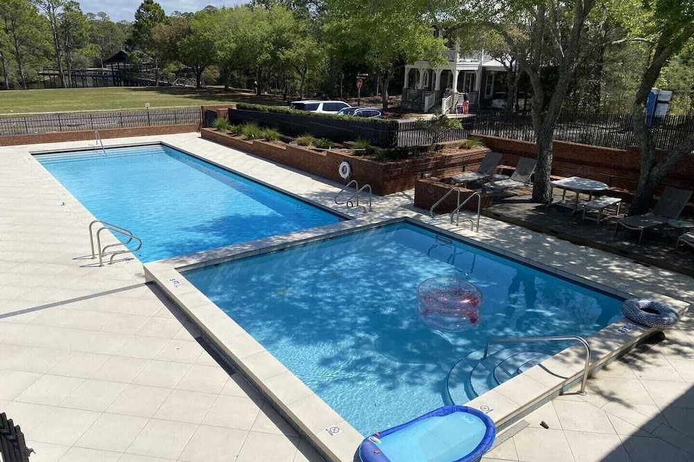 Longleaf Pines by Avantstay Community Pool + Bonfires